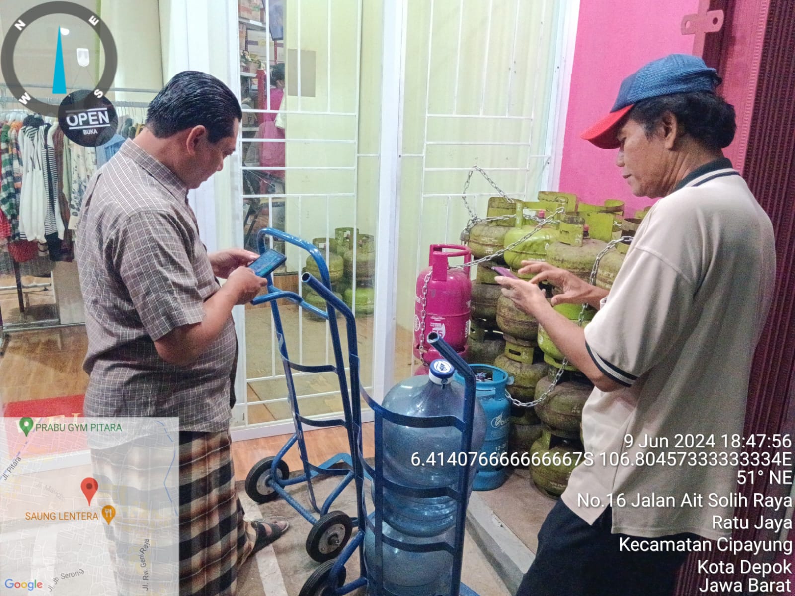 Gambar pengguna troli warung 1
