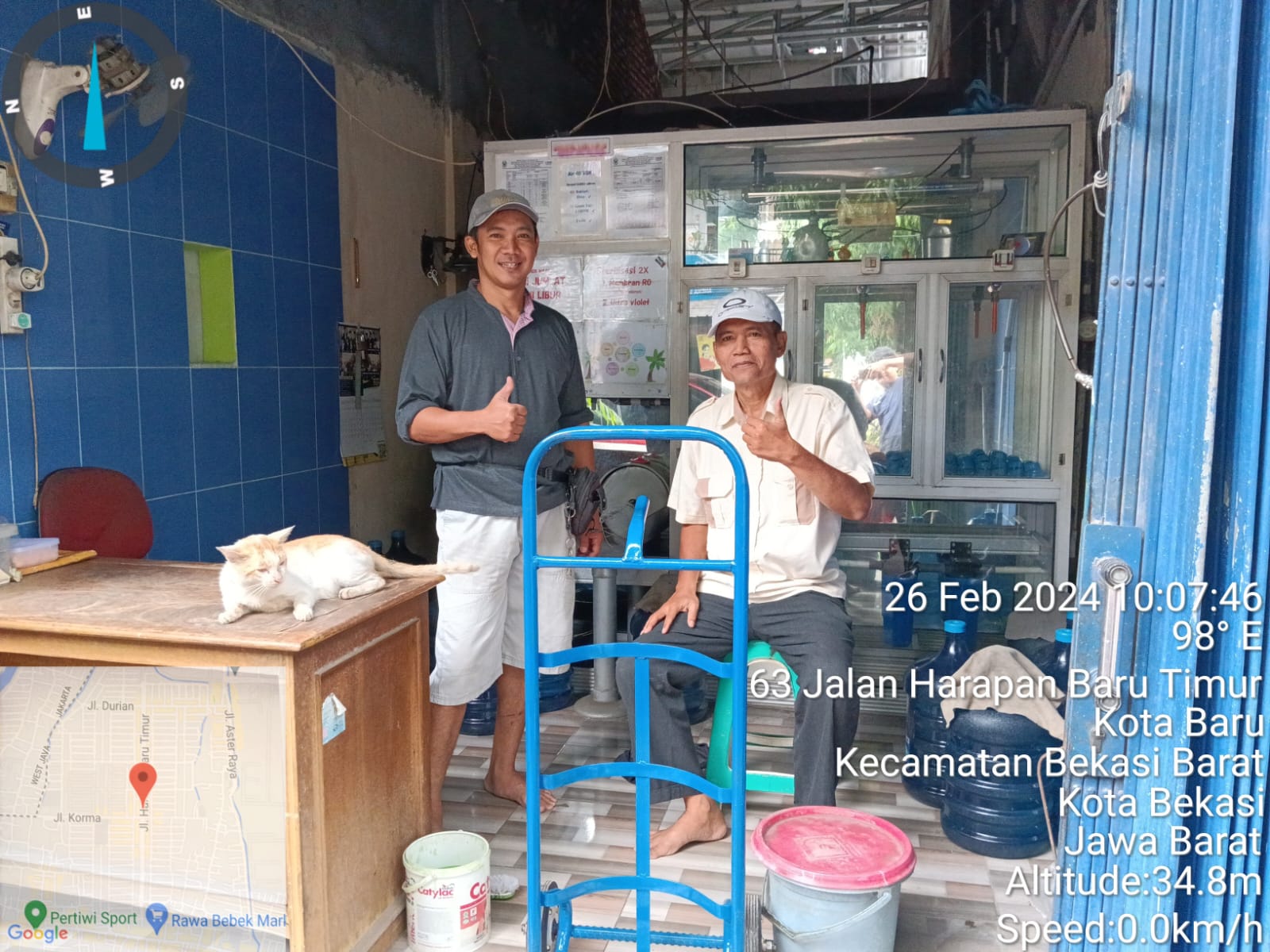 Gambar pengguna troli warung 4